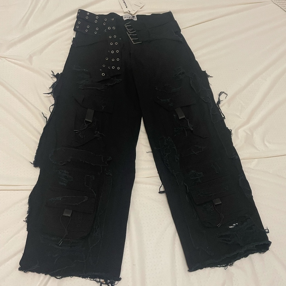 NWT Namilia Distressed Cargo Pants - M